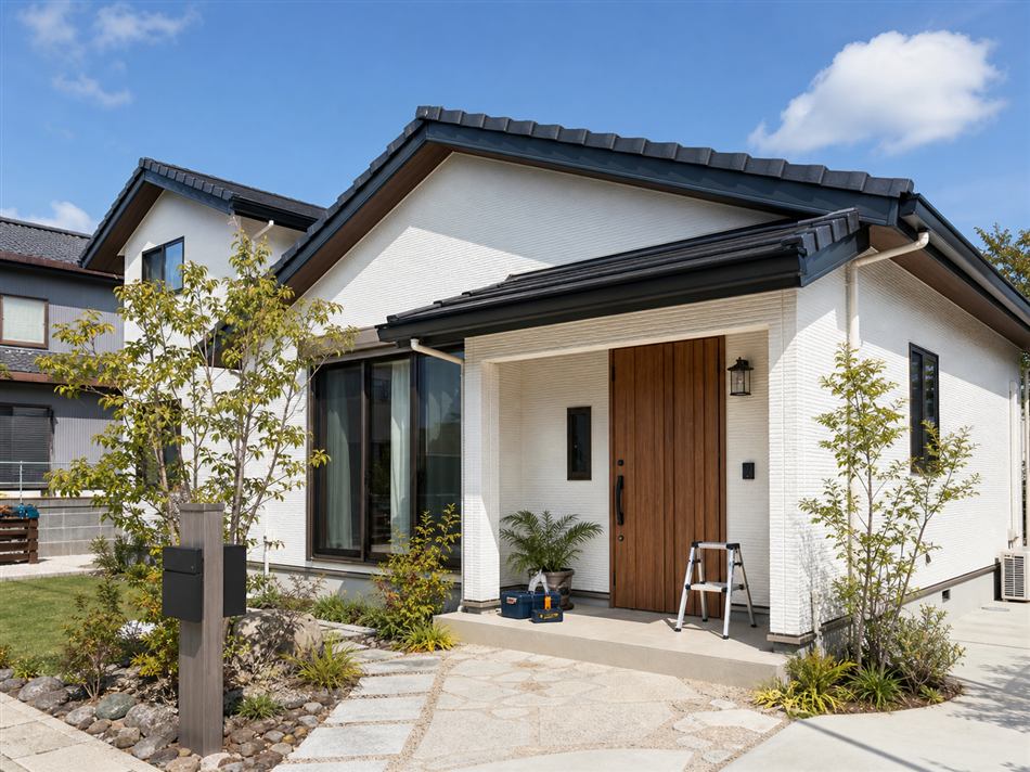 外まわりを整えた戸建て住宅